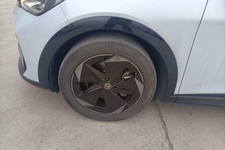 Used Volkswagen ID.UNYX 2024 Pro Long-Range Version Left Front Wheel Hub