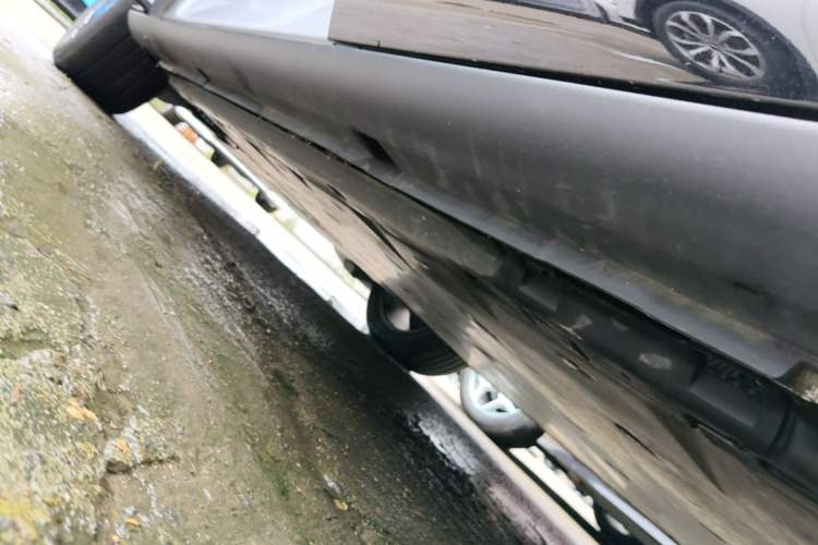Used Volkswagen ID.UNYX 2024 Ultra Long-Range Version Left Side Sill