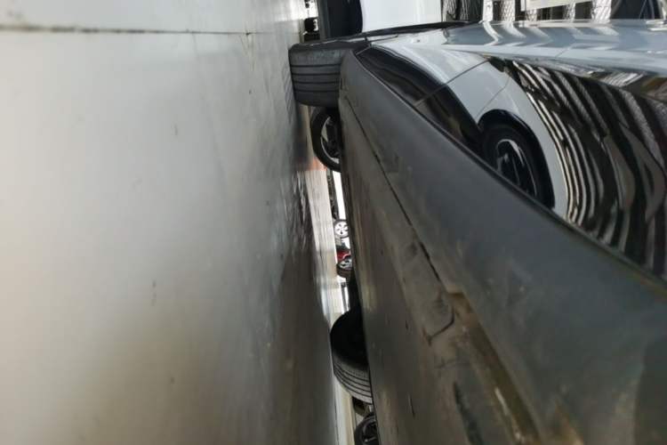 Used Volkswagen ID.UNYX 2024 Ultra Long-Range Version Left Side Sill