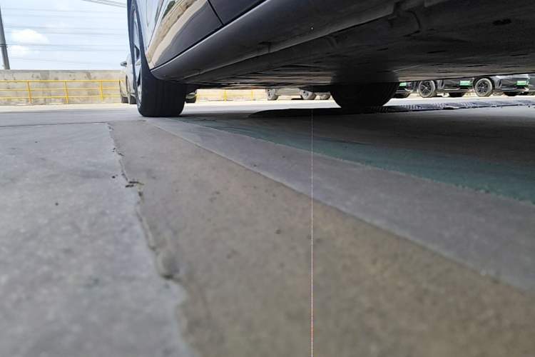 Used Volkswagen ID.UNYX 2024 Revised Ultra Long-Range Version Left Side Sill