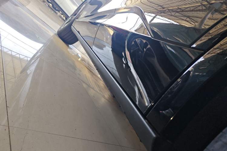 Used Volkswagen ID.UNYX 2024 Pro Long-Range Version Left Side Sill