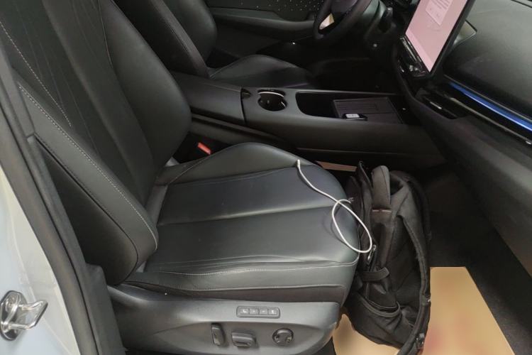Used Volkswagen ID.UNYX 2024 Ultra Long-Range Version Right Front Seat