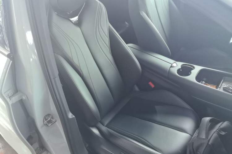 Used Volkswagen ID.UNYX 2024 Ultra Long-Range Version Right Front Seat