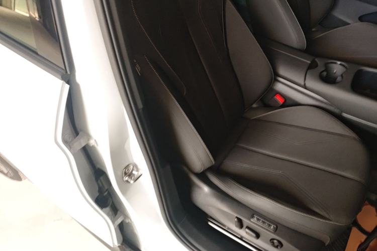 Used Volkswagen ID.UNYX 2024 Revised Pro Long-Range Version Right Front Seat