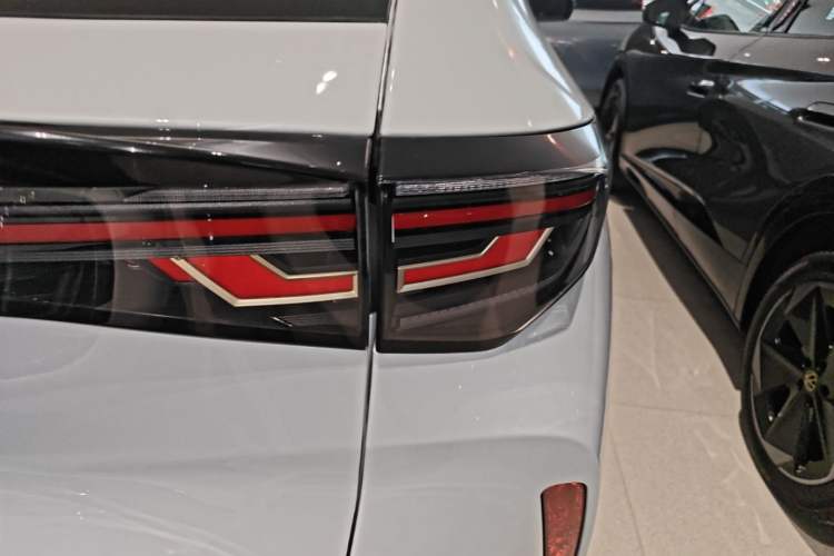 Used Volkswagen ID.UNYX 2024 Pro Long-Range Version Right Rear Taillight
