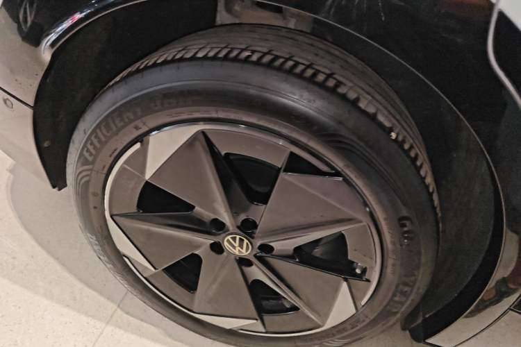 Used Volkswagen ID.UNYX 2024 Pro Long-Range Version Right Rear Wheel Hub