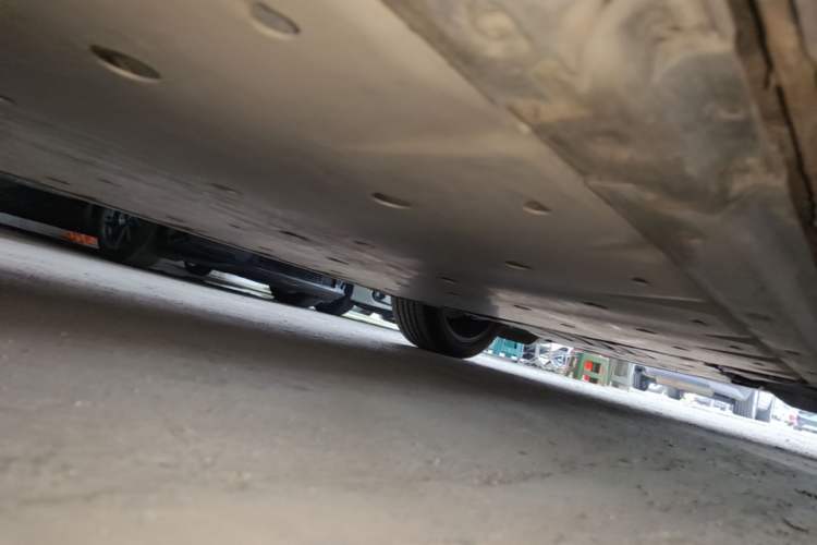 Used Volkswagen ID.UNYX 2024 Revised Ultra Long-Range Version Right Side Sill