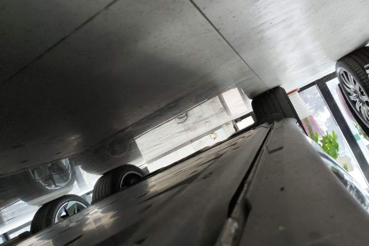 Used Volkswagen ID.UNYX 2024 Ultra Long-Range Version Right Side Sill