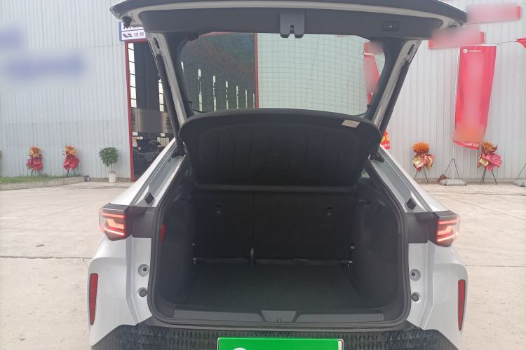Used Volkswagen ID.UNYX 2024 Pro Long-Range Version Trunk