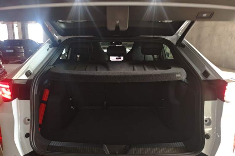 Used Volkswagen ID.UNYX 2024 Revised Pro Long-Range Version Trunk
