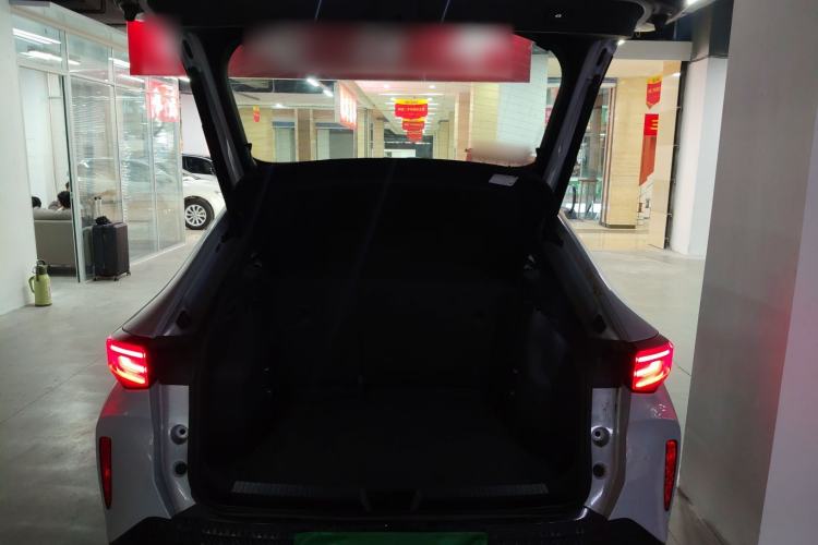 Used Volkswagen ID.UNYX 2024 Pro Long-Range Version Trunk