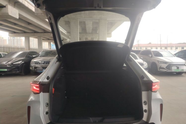 Used Volkswagen ID.UNYX 2024 Pro Long-Range Version Trunk
