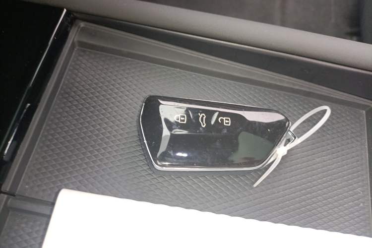 Used Volkswagen ID.UNYX 2024 Pro Long-Range Version Vehicle Key
