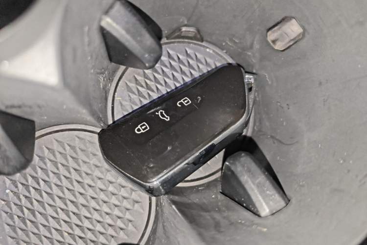 Used Volkswagen ID.UNYX 2024 Pro Long-Range Version Vehicle Key