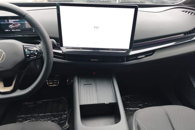 Used Volkswagen ID.UNYX 2024 Revised Pro Long-Range Version Audio And AC Panel