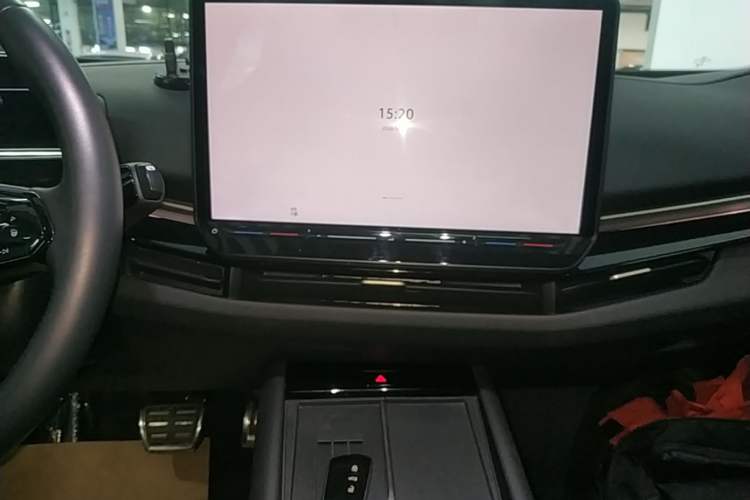Used Volkswagen ID.UNYX 2024 Revised Pro Long-Range Version Audio And AC Panel