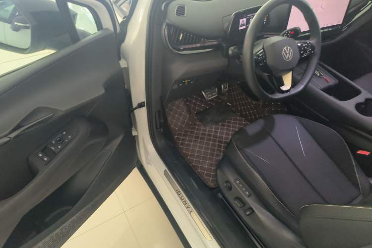 Used Volkswagen ID.UNYX 2024 Pro Long-Range Version Driver Seat