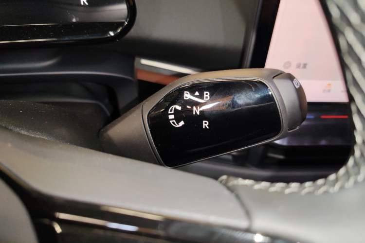 Used Volkswagen ID.UNYX 2024 Revised Pro Long-Range Version Gear Lever