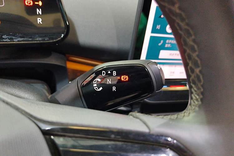 Used Volkswagen ID.UNYX 2024 Pro Long-Range Version Gear Lever