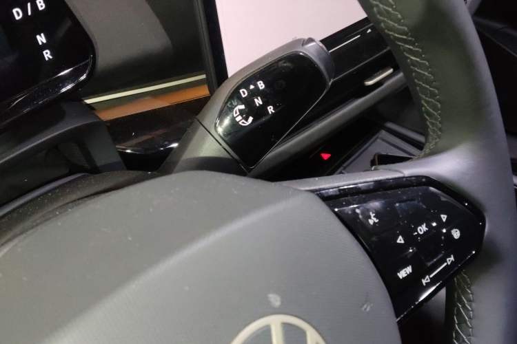 Used Volkswagen ID.UNYX 2024 Pro Long-Range Version Gear Lever