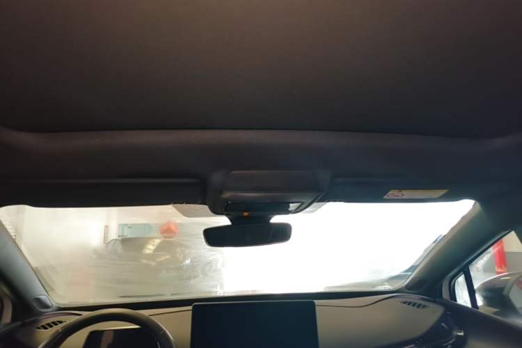 Used Volkswagen ID.UNYX 2024 Revised Pro Long-Range Version Headliner