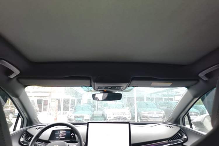 Used Volkswagen ID.UNYX 2024 Revised Pro Long-Range Version Headliner