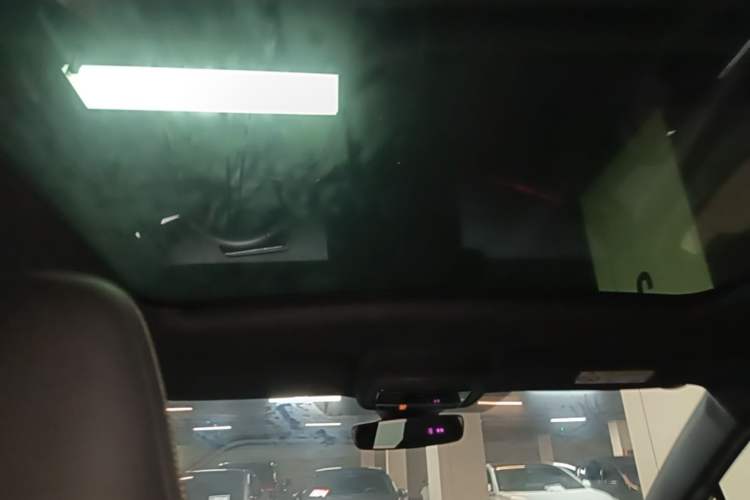 Used Volkswagen ID.UNYX 2024 Revised Pro Long-Range Version Headliner