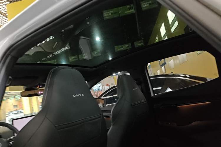 Used Volkswagen ID.UNYX 2024 Revised Pro Long-Range Version Headliner