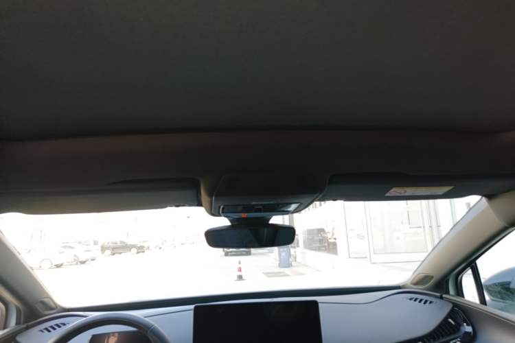 Used Volkswagen ID.UNYX 2024 Revised Pro Long-Range Version Headliner