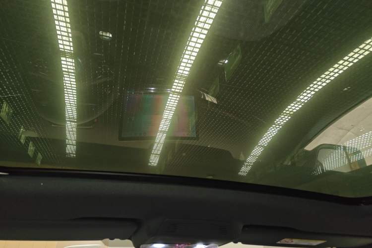 Used Volkswagen ID.UNYX 2024 Revised Pro Long-Range Version Headliner