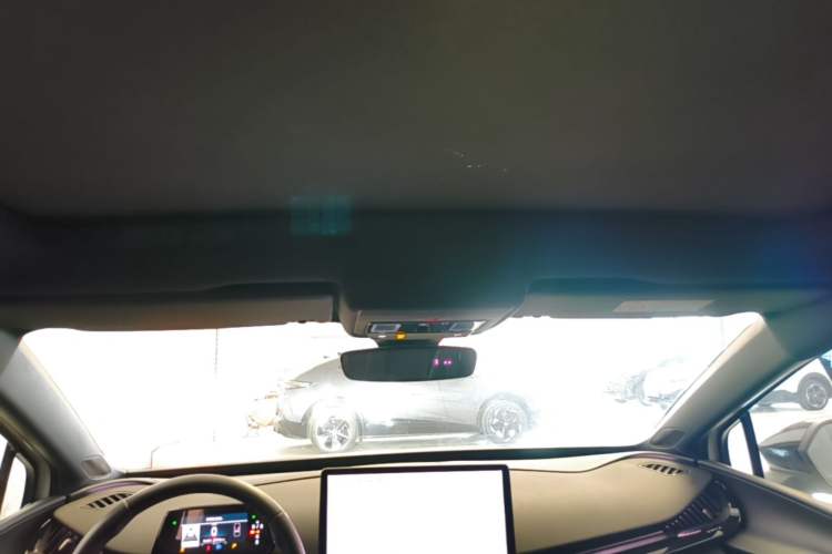 Used Volkswagen ID.UNYX 2024 Revised Pro Long-Range Version Headliner
