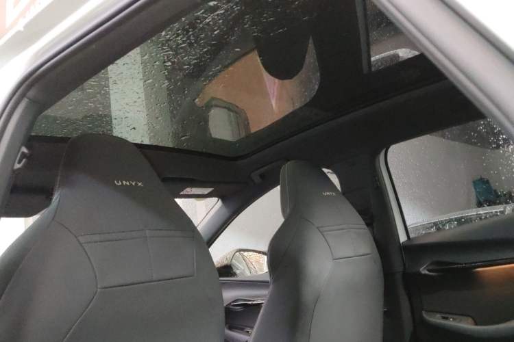 Used Volkswagen ID.UNYX 2024 Pro Long-Range Version Headliner