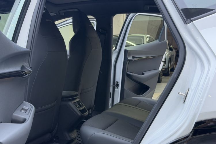 Used Volkswagen ID.UNYX 2024 Revised Pro Long-Range Version Interior 2