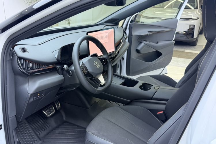 Used Volkswagen ID.UNYX 2024 Revised Pro Long-Range Version Interior 4