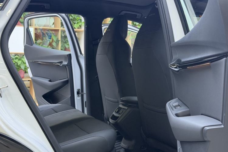 Used Volkswagen ID.UNYX 2024 Revised Pro Long-Range Version Interior 8