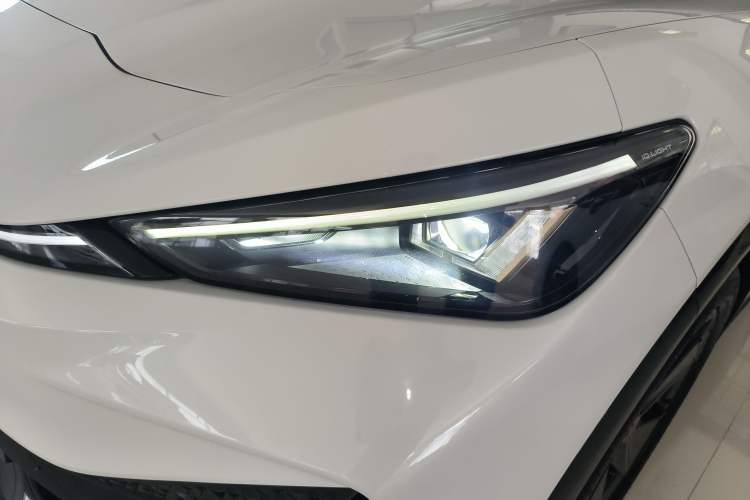 Used Volkswagen ID.UNYX 2024 Pro Long-Range Version Left Front Headlight