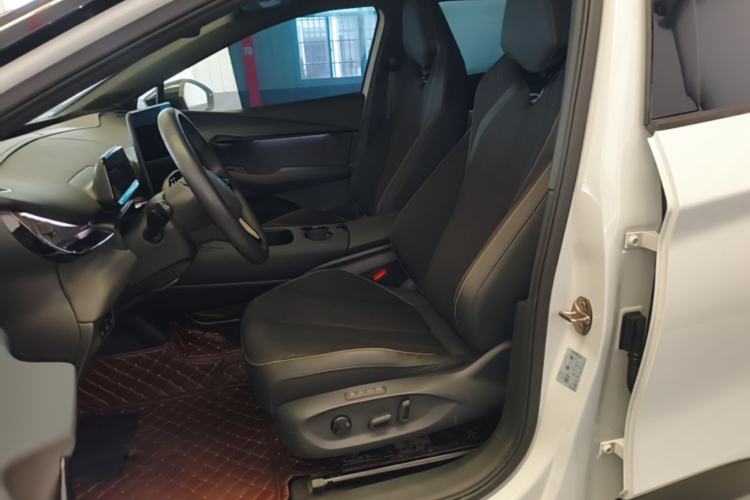 Used Volkswagen ID.UNYX 2024 Revised Pro Long-Range Version Left Front Seat