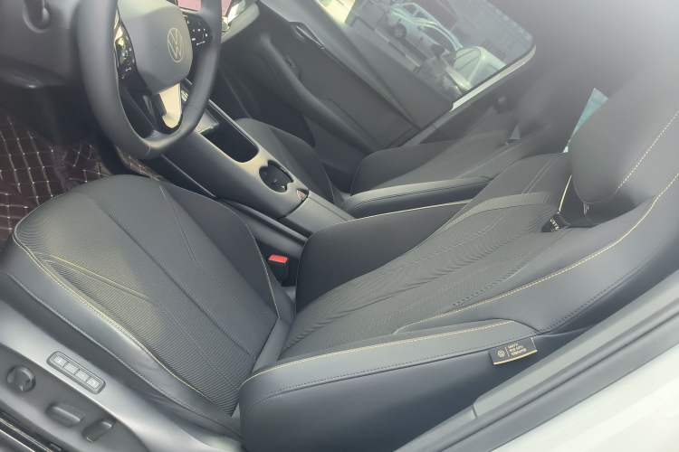 Used Volkswagen ID.UNYX 2024 Revised Pro Long-Range Version Left Front Seat