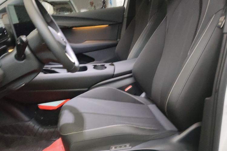 Used Volkswagen ID.UNYX 2024 Pro Long-Range Version Left Front Seat
