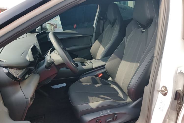 Used Volkswagen ID.UNYX 2024 Revised Pro Long-Range Version Left Front Seat