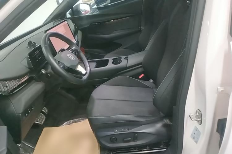Used Volkswagen ID.UNYX 2024 Revised Pro Long-Range Version Left Front Seat