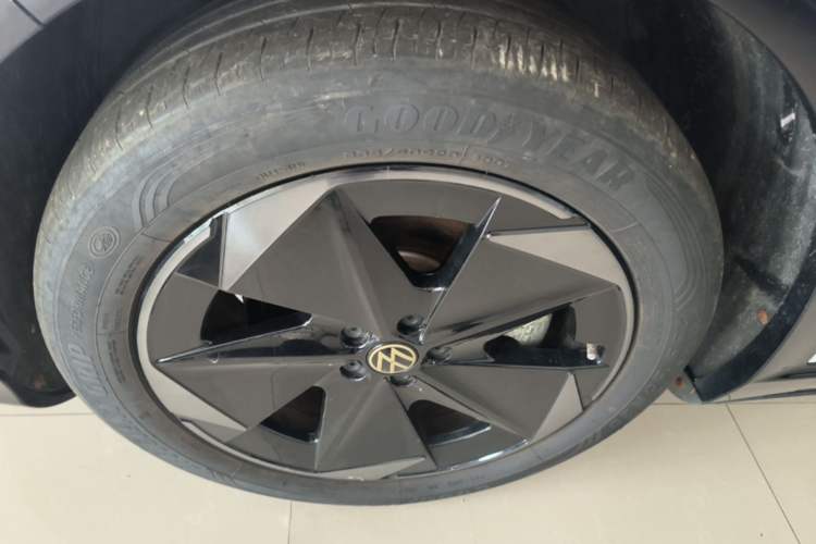 Used Volkswagen ID.UNYX 2024 Revised Pro Long-Range Version Left Front Wheel Hub