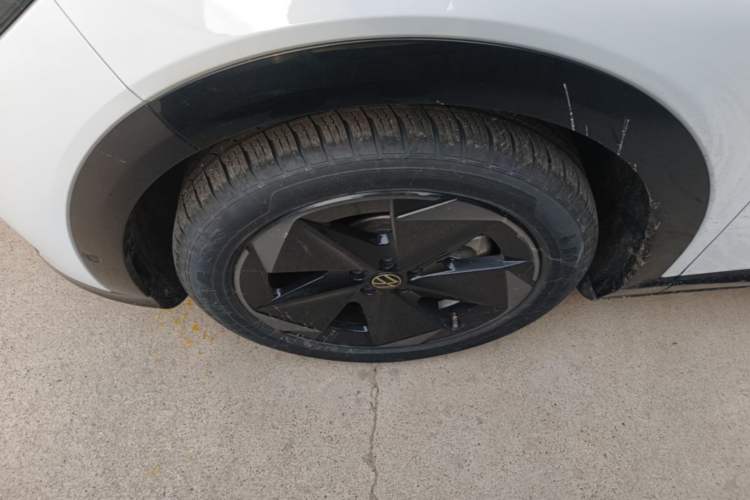 Used Volkswagen ID.UNYX 2024 Revised Pro Long-Range Version Left Front Wheel Hub