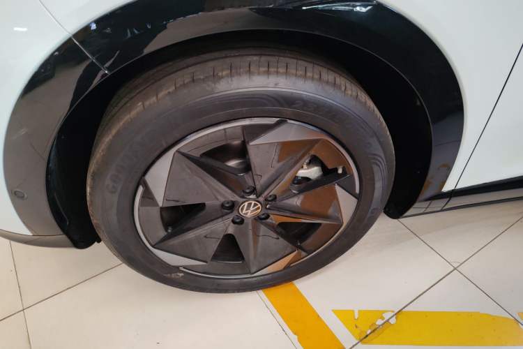 Used Volkswagen ID.UNYX 2024 Revised Pro Long-Range Version Left Front Wheel Hub