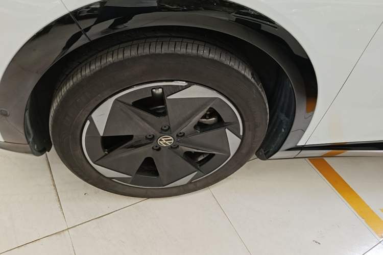 Used Volkswagen ID.UNYX 2024 Revised Pro Long-Range Version Left Front Wheel Hub