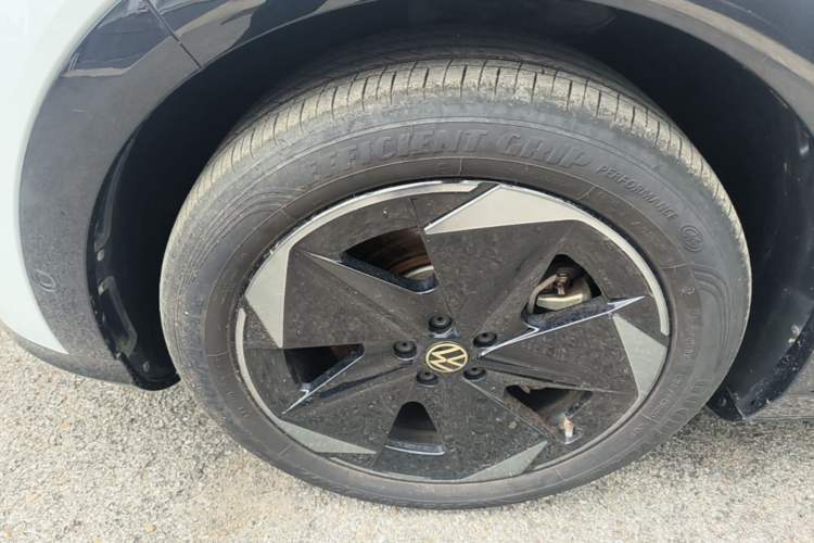 Used Volkswagen ID.UNYX 2024 Revised Pro Long-Range Version Left Front Wheel Hub