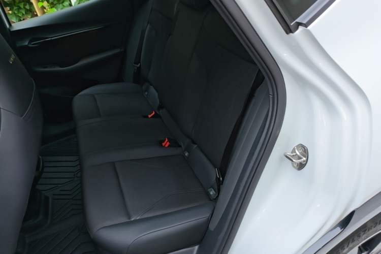 Used Volkswagen ID.UNYX 2024 Revised Pro Long-Range Version Left Rear Seat