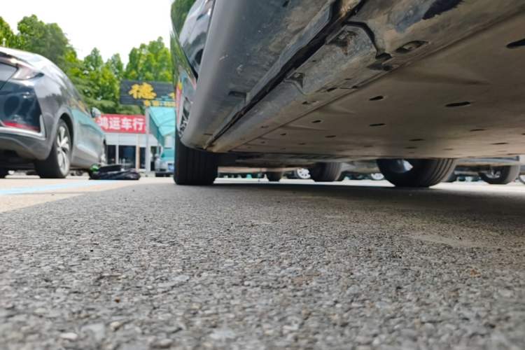Used Volkswagen ID.UNYX 2024 Revised Pro Long-Range Version Left Side Sill