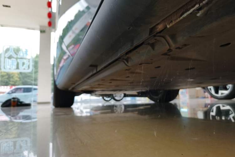 Used Volkswagen ID.UNYX 2024 Revised Pro Long-Range Version Left Side Sill