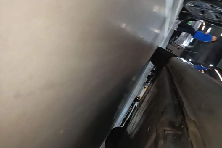 Used Volkswagen ID.UNYX 2024 Revised Pro Long-Range Version Left Side Sill